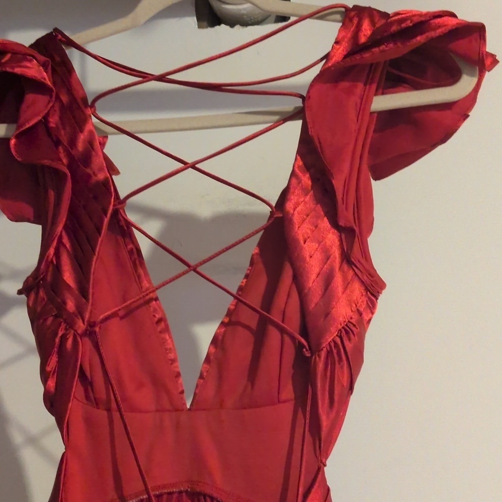 Elegant Red Ruffled Dress - Picture 8 of 8